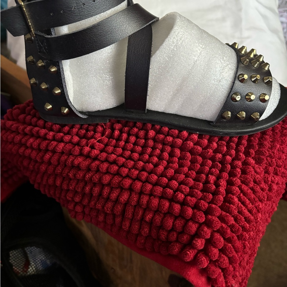 Women’s Black  Ruby Gladiator Sandal Size 9